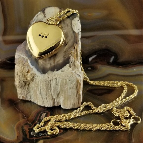 Vintage Warner Brothers PEPE LE PEW Penelope Musical Heart Watch Necklace - Picture 3 of 5